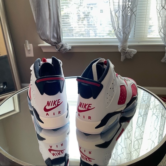 Youth Size 6.5  AIR JORDAN 6 RETRO (COLLECTION SNEAKERS 👟) - Picture 5 of 7